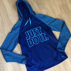 NWOT Nike Sweatshirt Therma-Fit